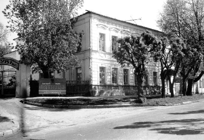 Дом Поповой