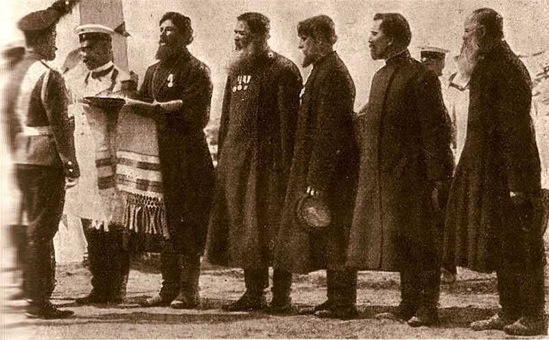 1913г - прибытие царской фамилии к Ипатиевской пристани