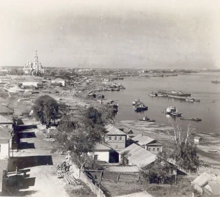  Общий вид с колокольни Успенской церкви. Костромская губерния 