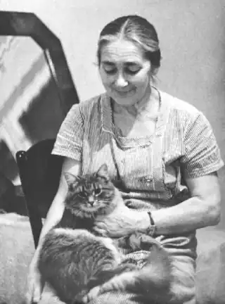 Lydia Kititsyna and cat