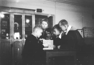  Школьные занятия в советской школе