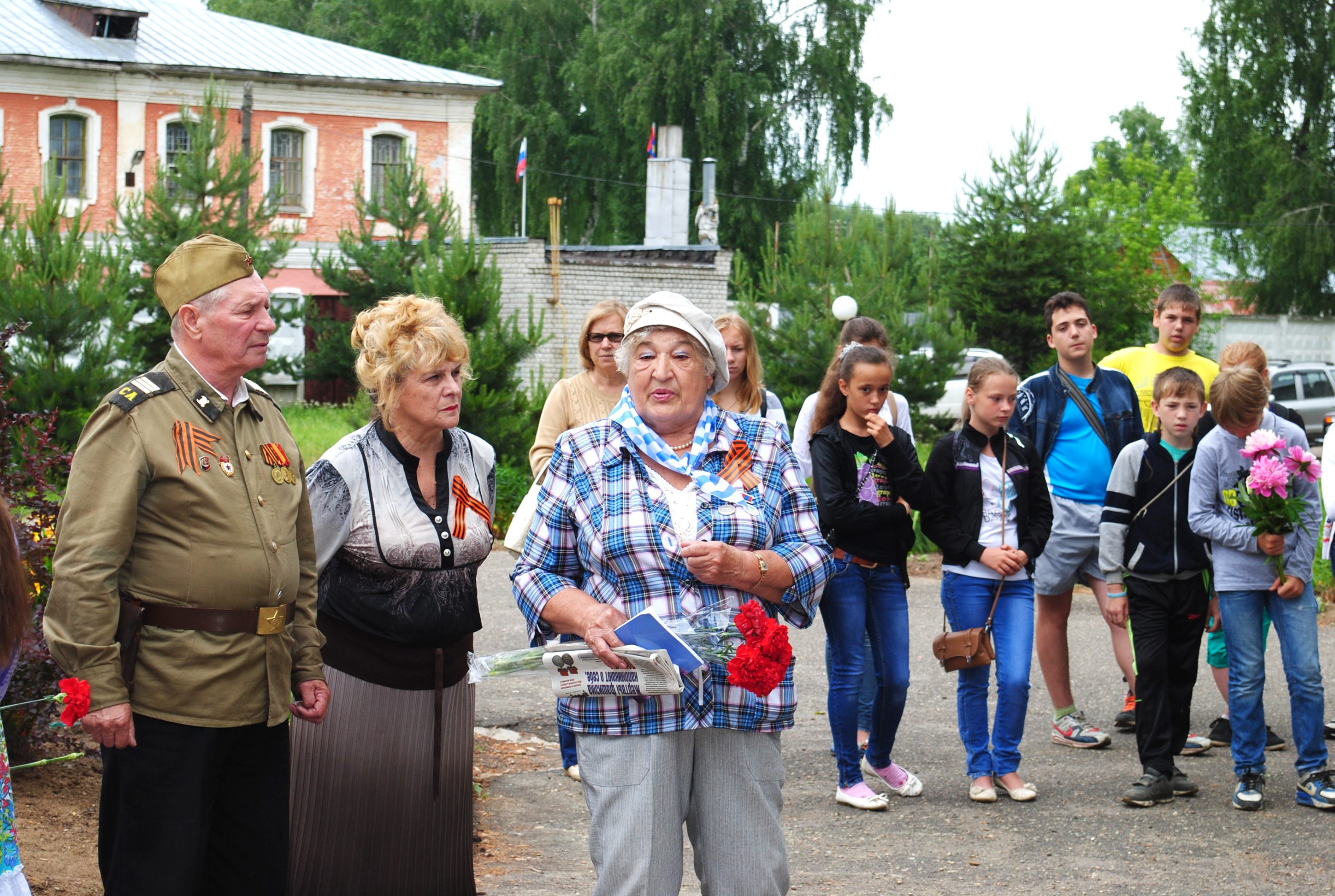 Погода в нерехте на неделю. Совет ветеранов г.Нерехта. Посёлок молодёжный Нерехта. Нерехта люди. Нерехта парк Победы.