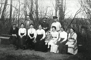 Семья и домочадцы Фёдора Алексеевича Некрасова в Карабихе